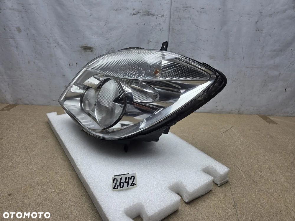 Mercedes Sprinter W906 A9068200161 lampa lewy lewa przód przednia - 2
