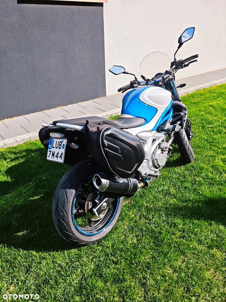 Suzuki Gladius - 3