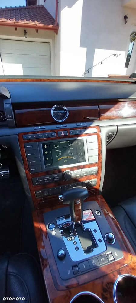 Volkswagen Phaeton - 8