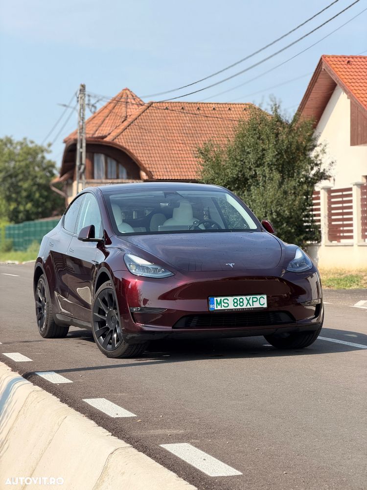 Tesla Model Y - 1