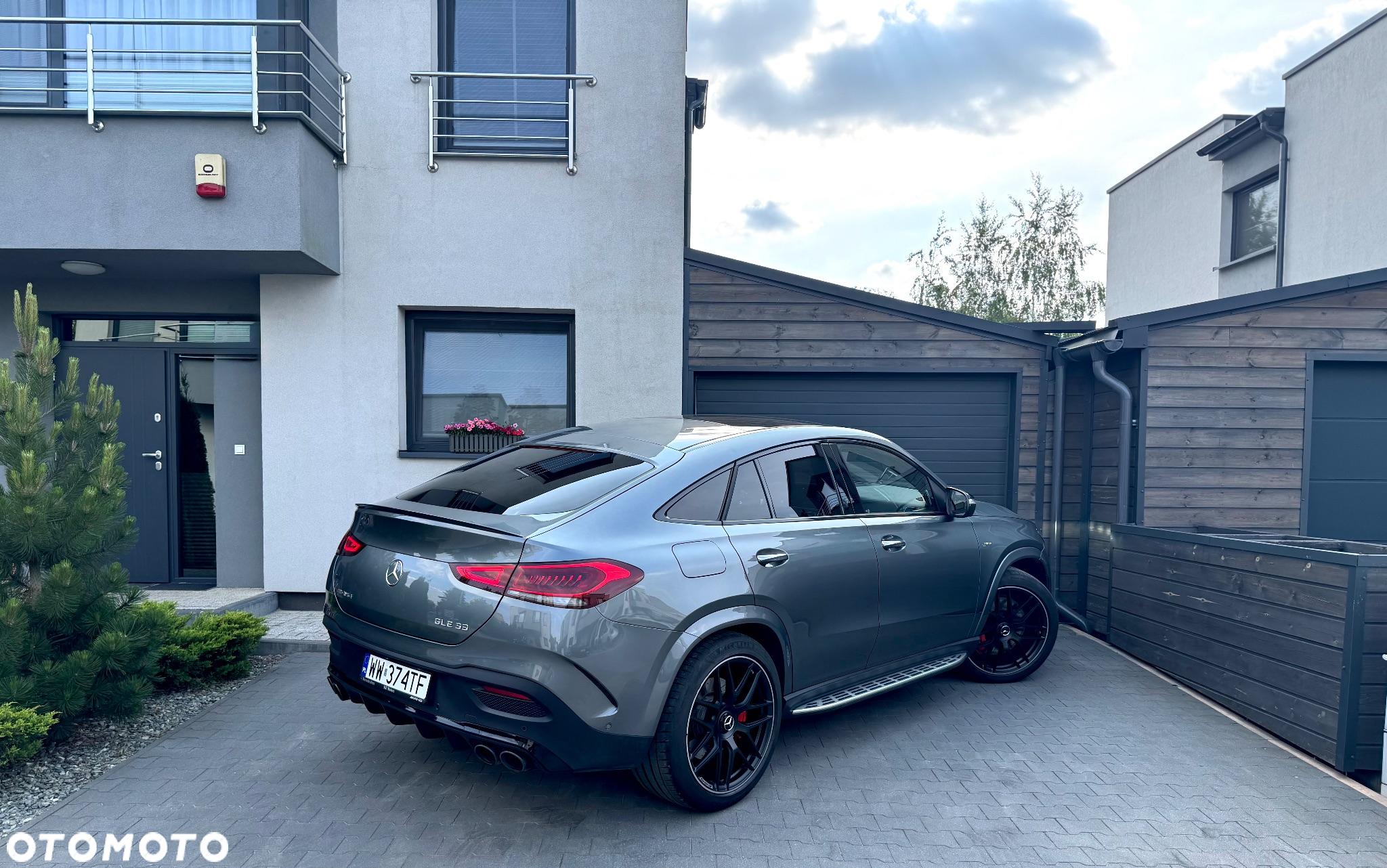 Mercedes-Benz GLE - 11