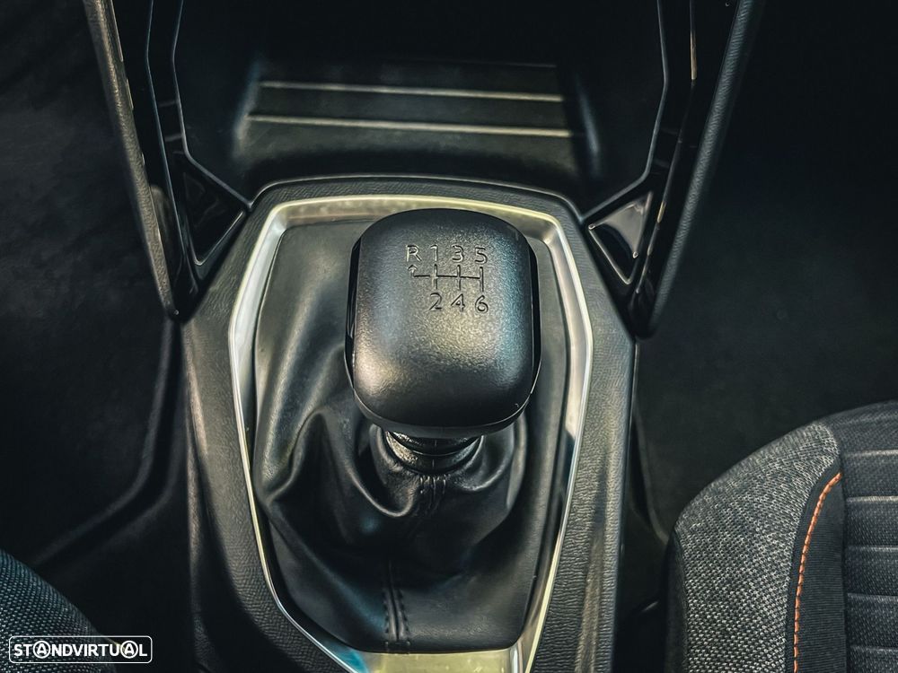 Peugeot 2008 1.2 PureTech Active Pack - 15