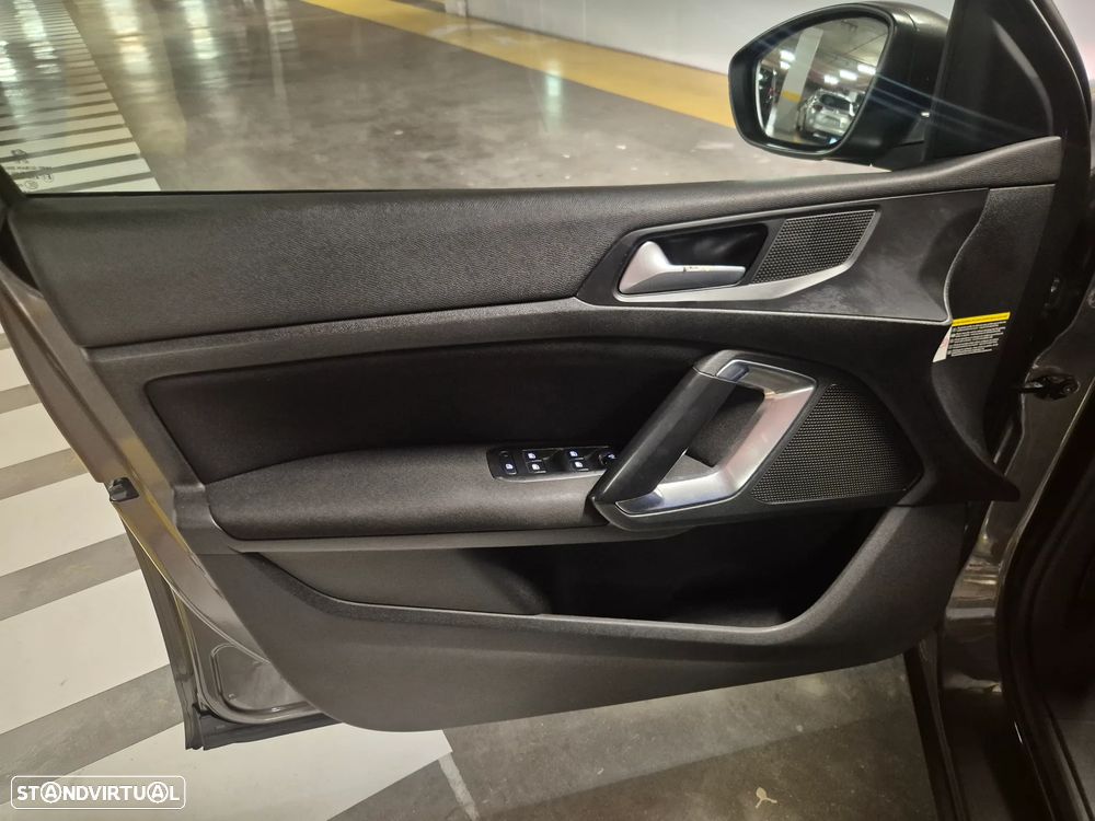 Peugeot 308 SW 1.6 e-HDi Allure - 26