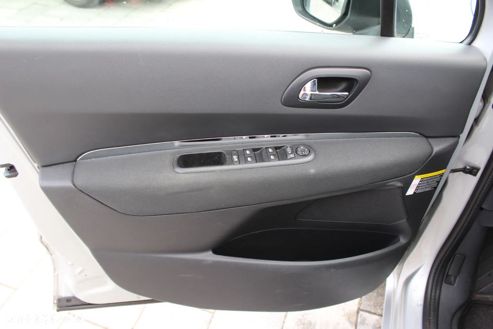 Peugeot 5008 120 VTi Premium - 19