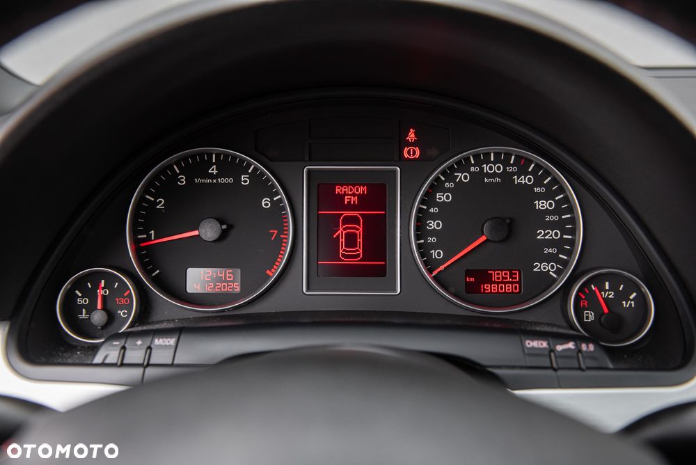 Audi A4 Avant 1.8 T quattro - 19