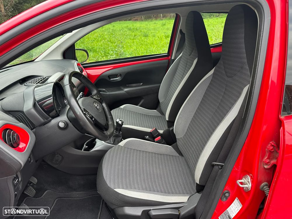 Toyota Aygo x-play - 8