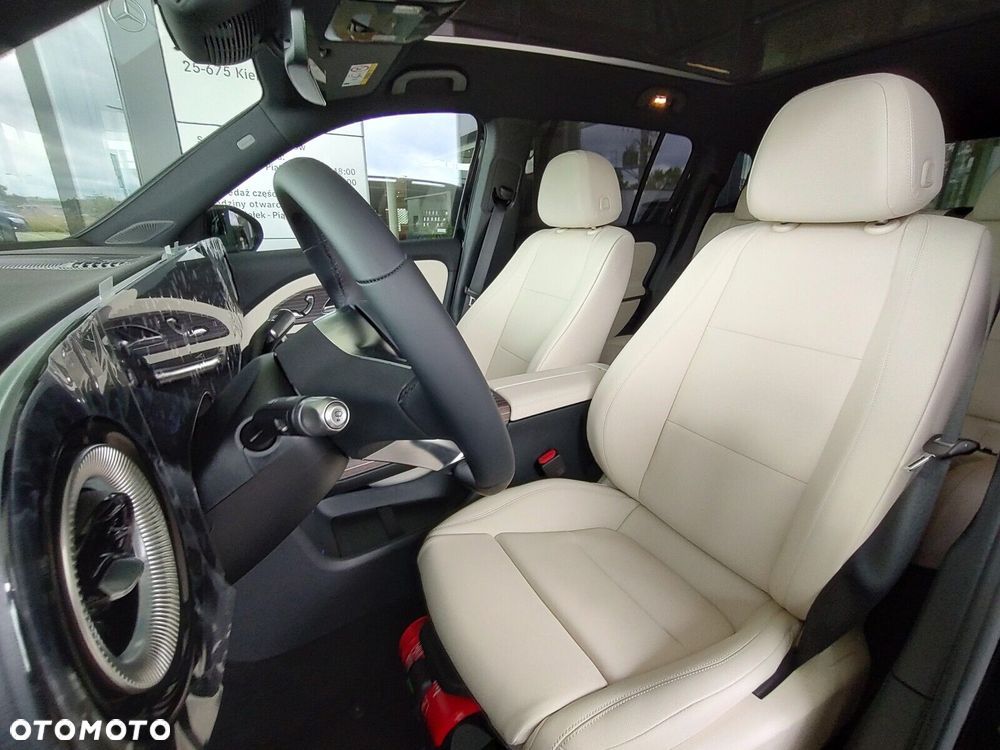 Mercedes-Benz GLB - 11