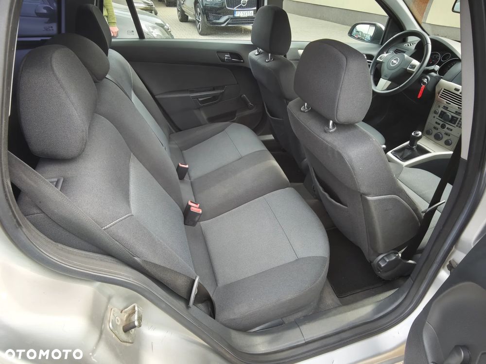 Opel Astra 1.6 Catch me - 19