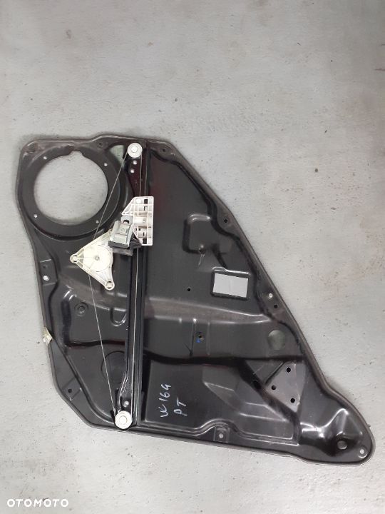 MERCEDES ML W164 PODNOŚNIK SZYBY PRAWY TYŁ EU - 1