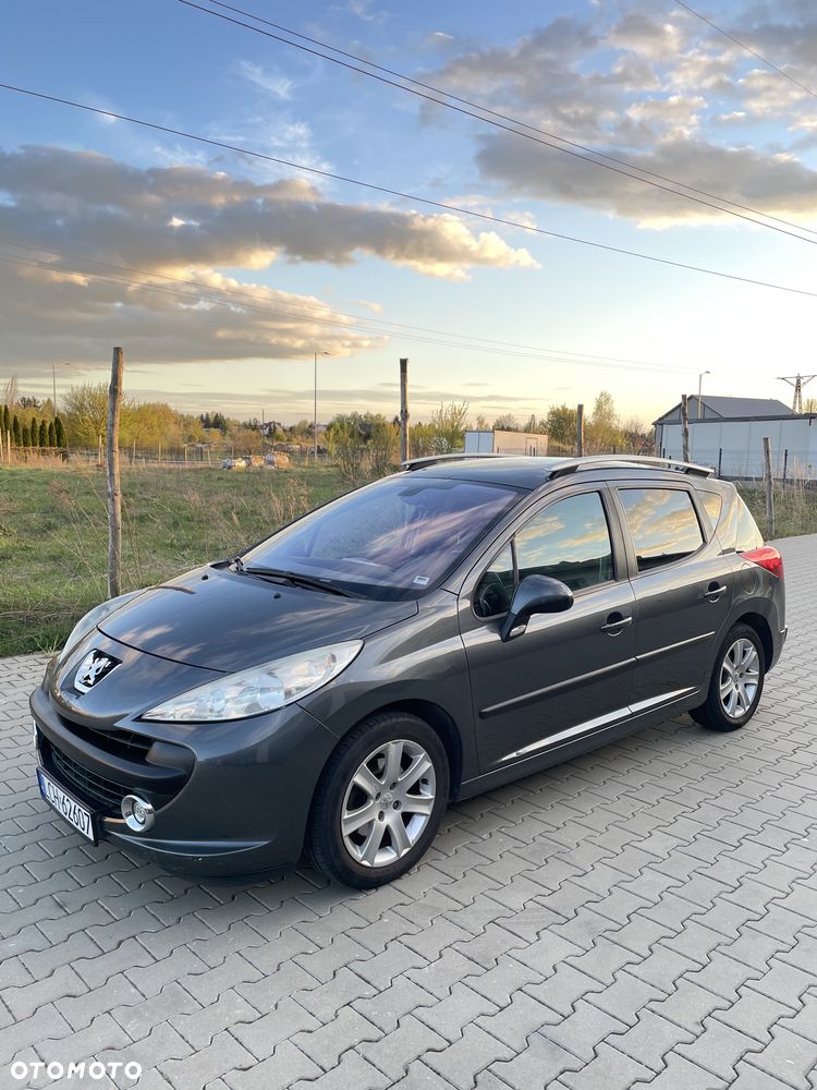 Peugeot 207 - 1