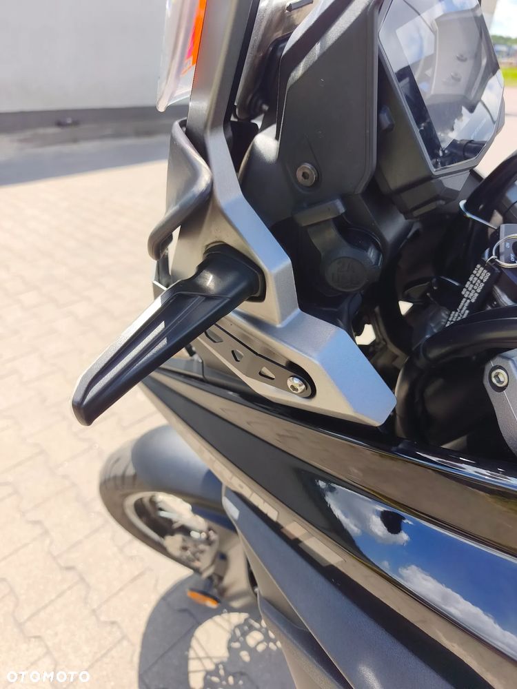 Suzuki V-STROM - 11