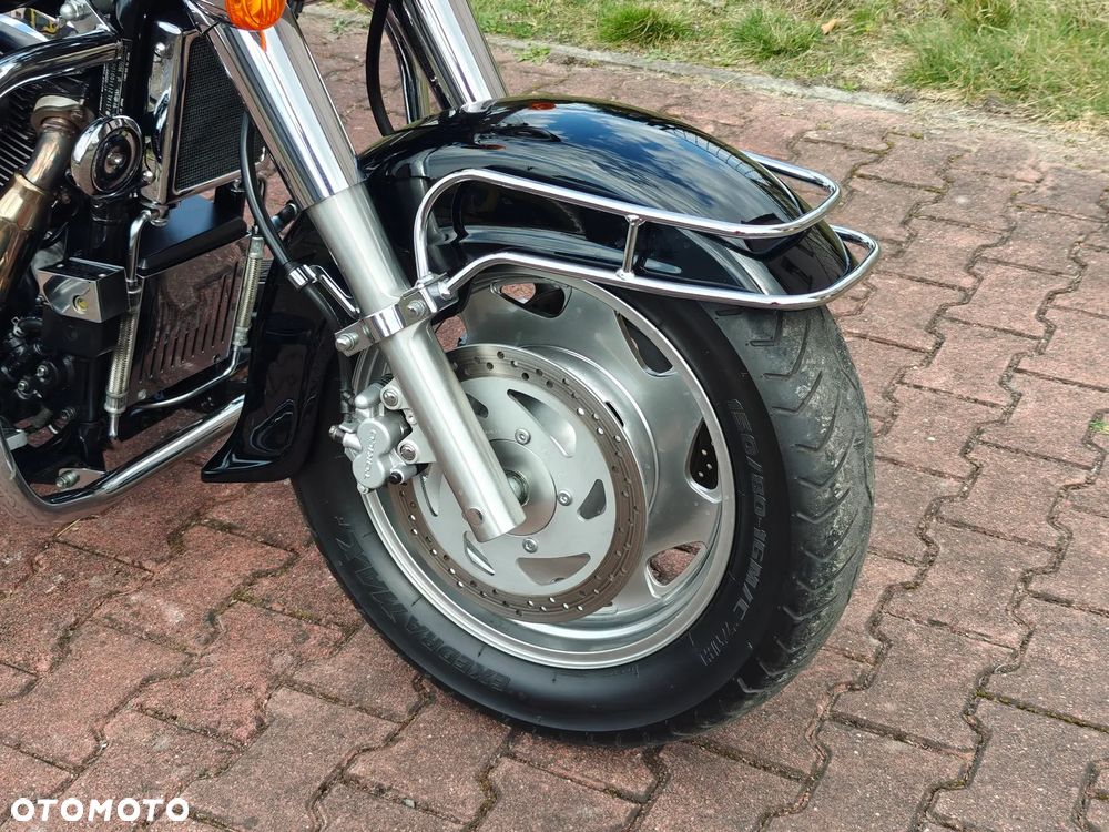 Suzuki Intruder - 9