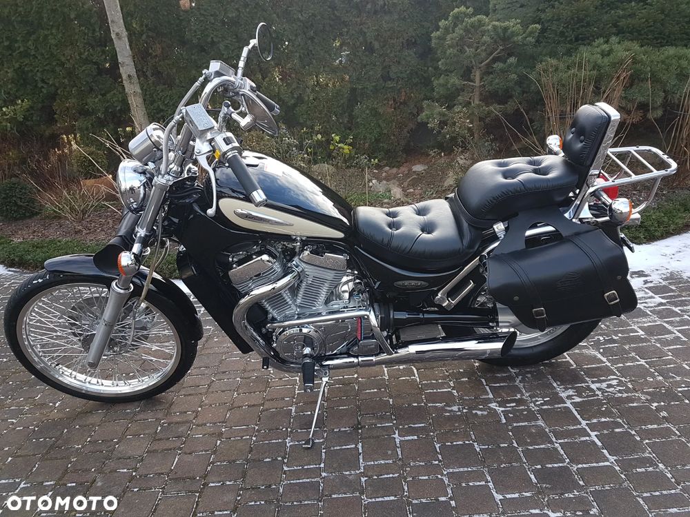 Suzuki Intruder - 7