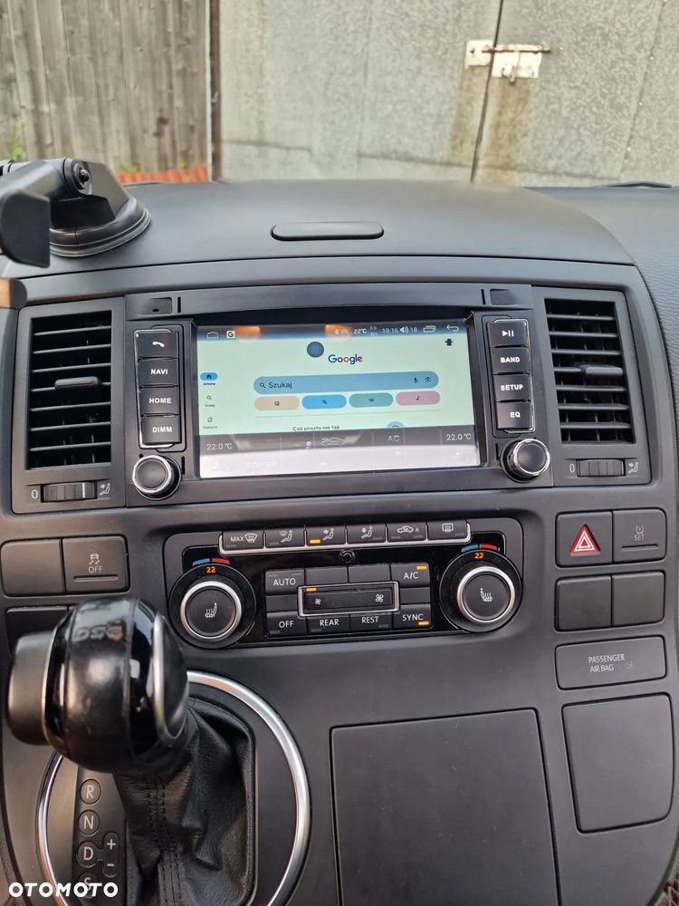 Volkswagen Multivan - 11