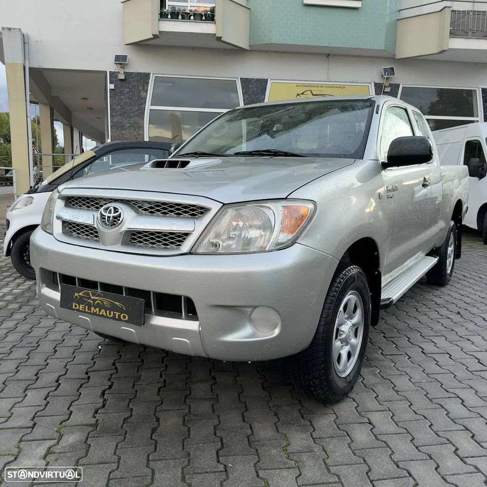 Toyota Hilux 2.5 D-4D CE - 7