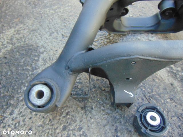 BMW E46 LUX wózek sanki BELKA ława TRAWERSA TYŁ TYLNA zawieszena OK poduszki GUMY - 3