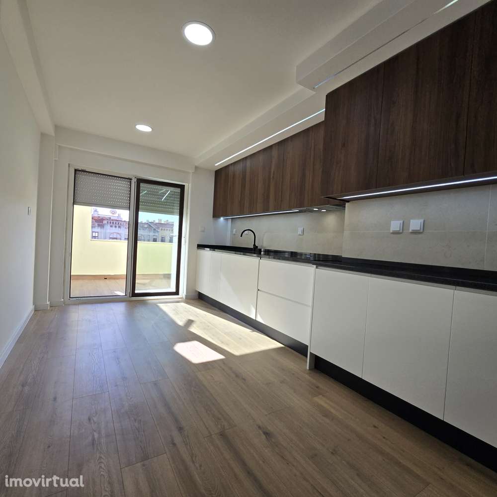 T3/T4 ÚNICO Duplex Zona Nobre de Massamá - Grande imagem: 4/59