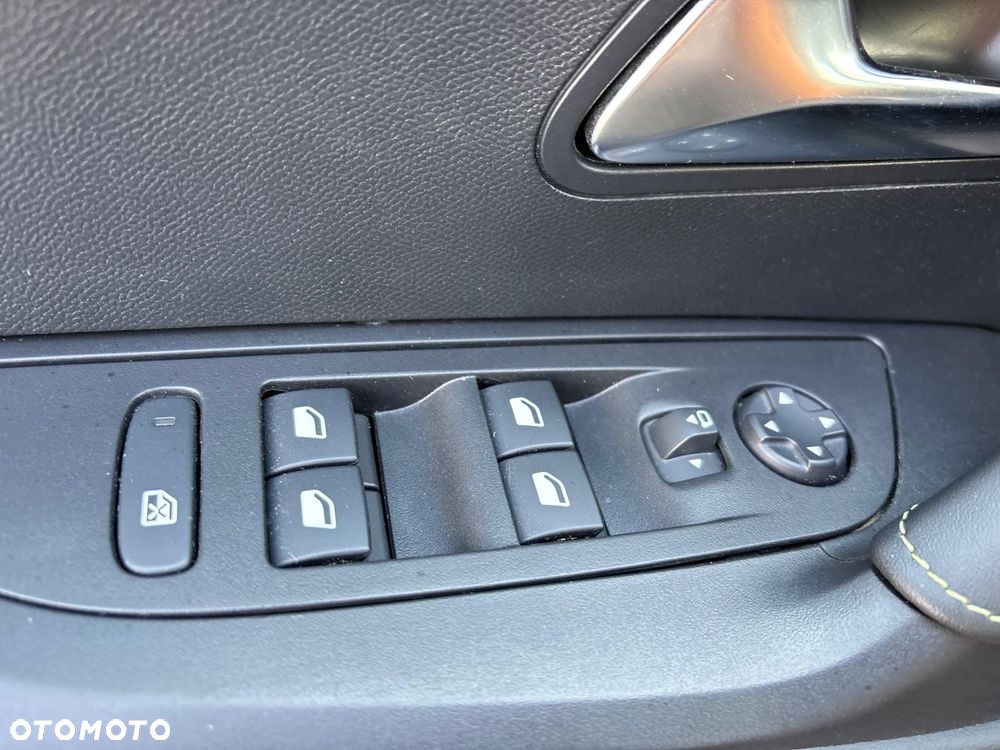 Peugeot 2008 PureTech 130 GT S&S EAT8 - 16