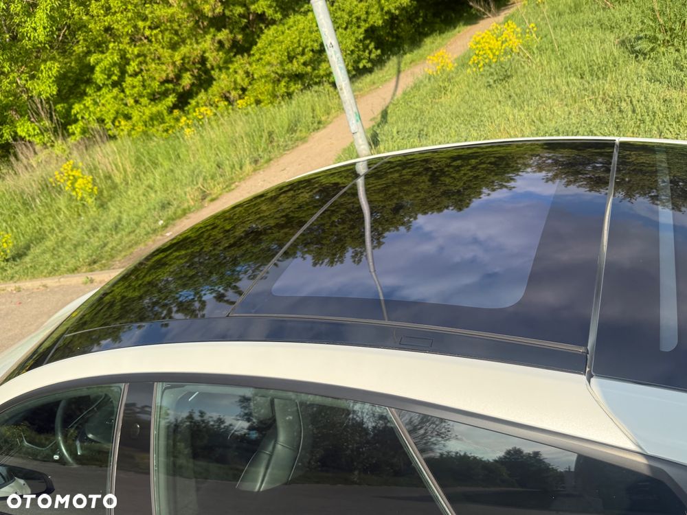 Tesla Model S - 36