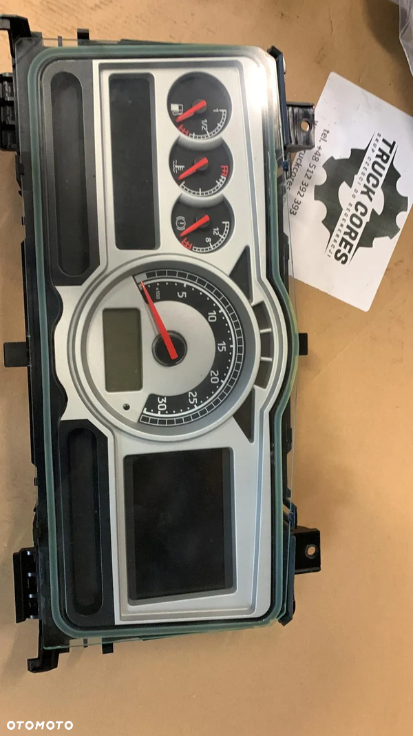 Zegar Deska rozdzielcza   Renault Magnum Euro5 7420977604 24 V