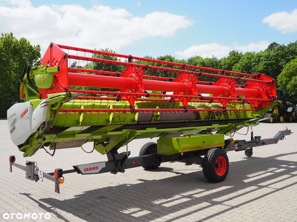 Claas Lexion 5300 + V680 - 13