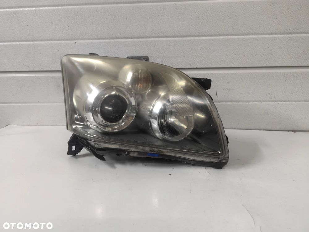 Toyota Avensis T25 lift lampa przednia prawa xenon - 1