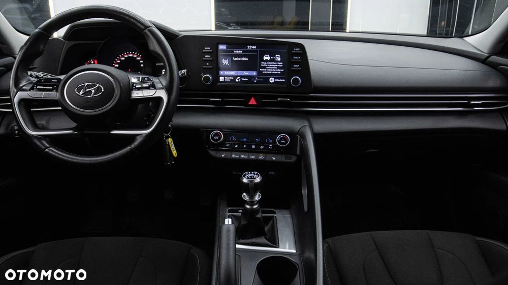 Hyundai Elantra 1.6 Smart - 12