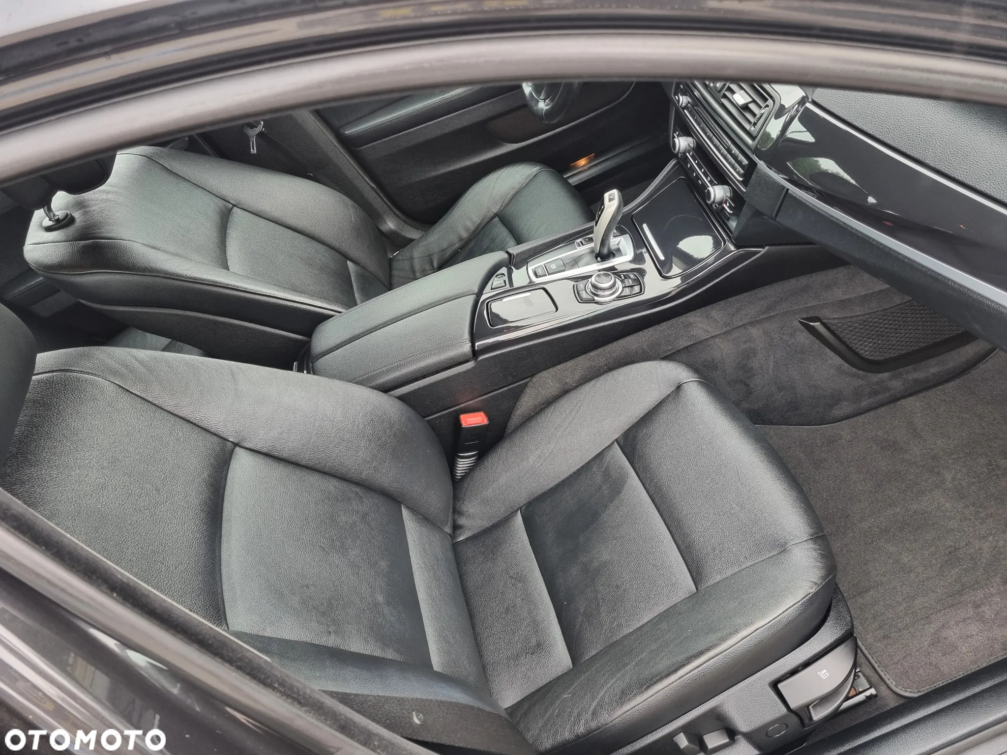 BMW Seria 5 520d Touring - 16