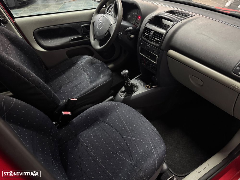 Renault Clio 1.2 16V Confort Dynamique - 18