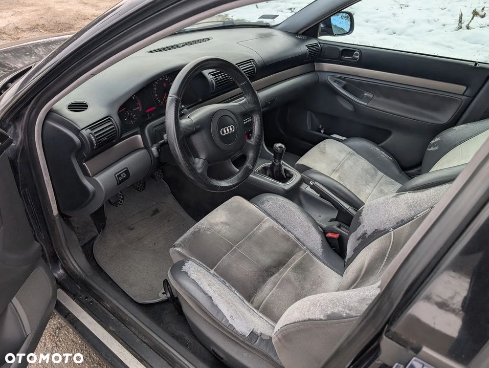 Audi A4 Limousine - 8