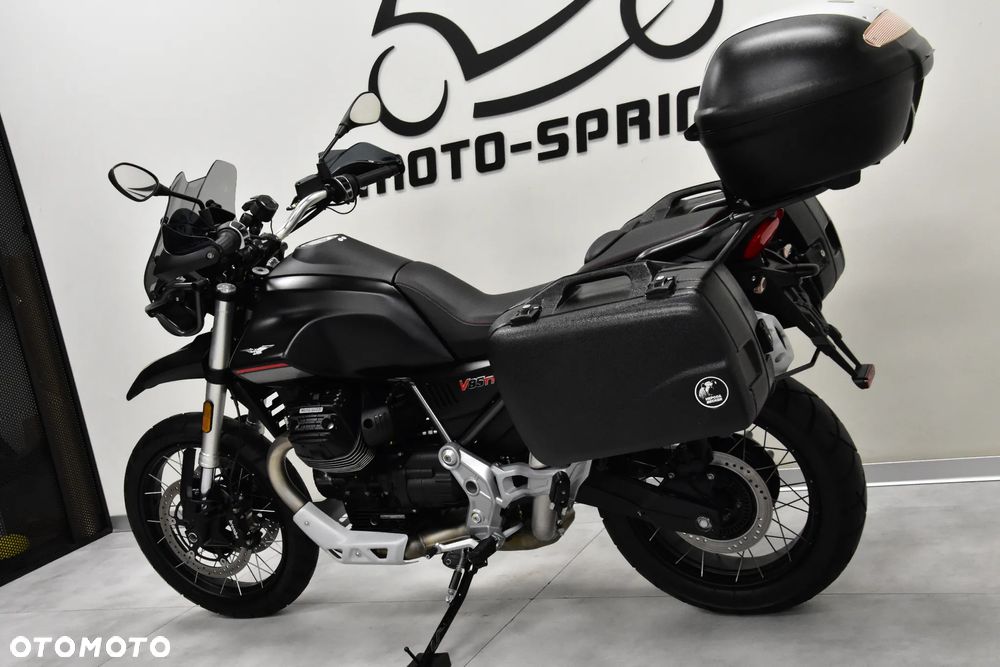 Moto Guzzi V85 - 8