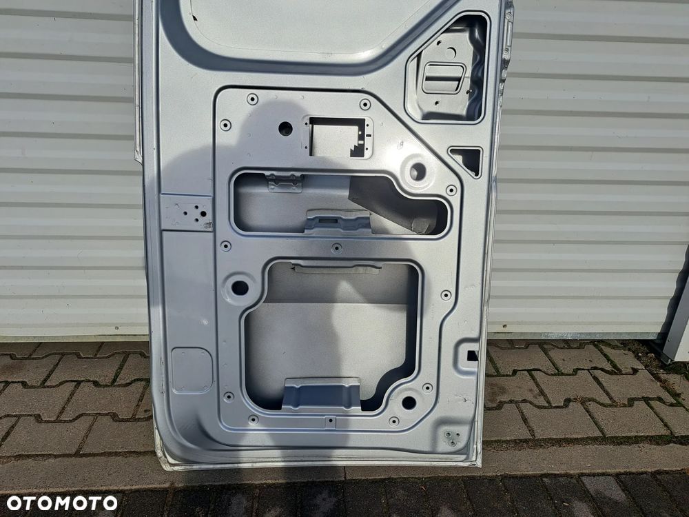 Drzwi prawe tył tylne VW CRAFTER II 7C 2 MAN TGA - 7