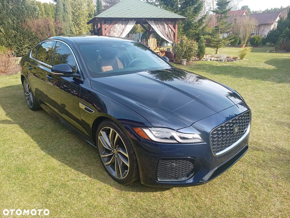 Jaguar XF P250 R-Dynamic SE - 17