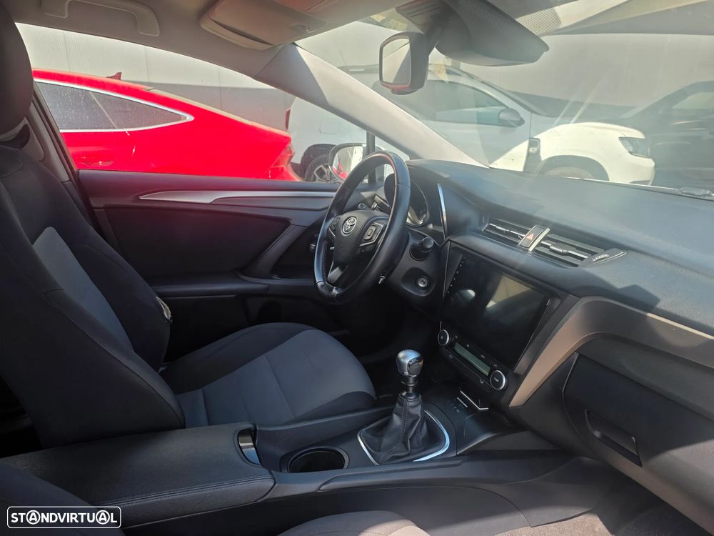 Toyota Avensis 1.6 D-4D Edition-S - 12