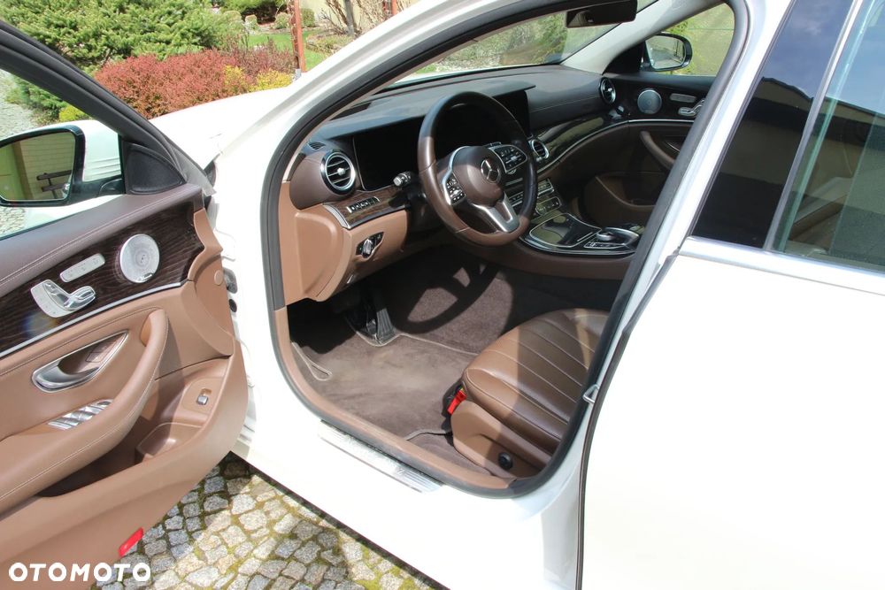 Mercedes-Benz Klasa E - 9
