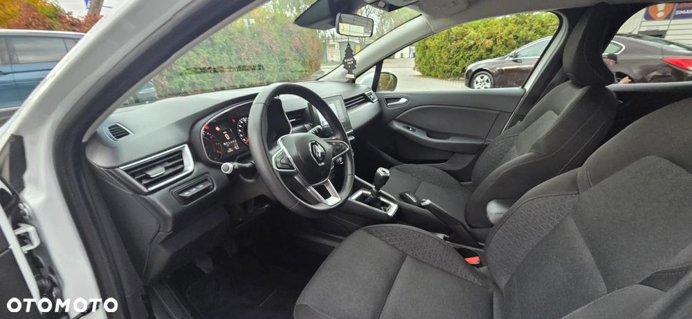 Renault Clio TCe 100 BUSINESS EDITION - 32