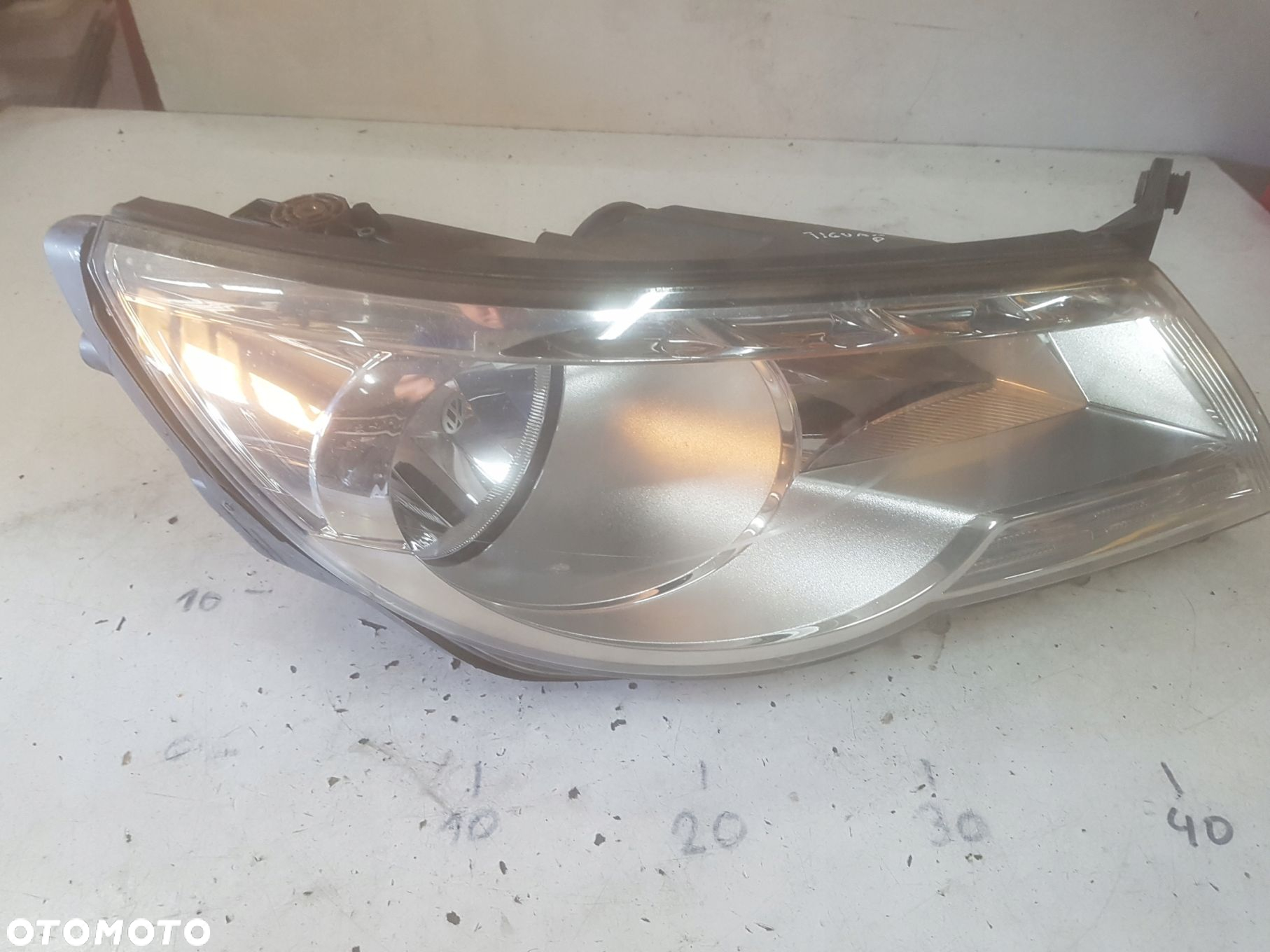 VW TIGUAN I 5N 06-10r LAMPA PRAWA PRZÓD ANGLIK - 2