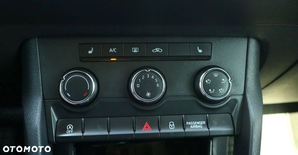 Skoda Karoq 2.0 TDI SCR 4x4 Ambition DSG - 24