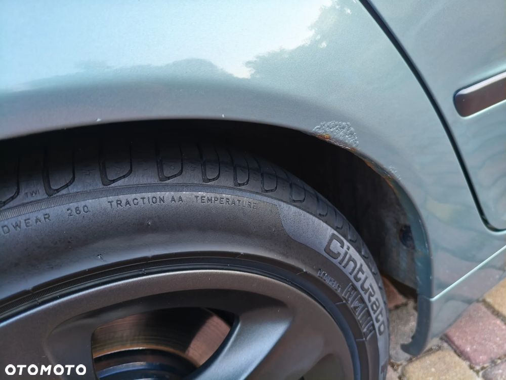 BMW Seria 3 330i - 30