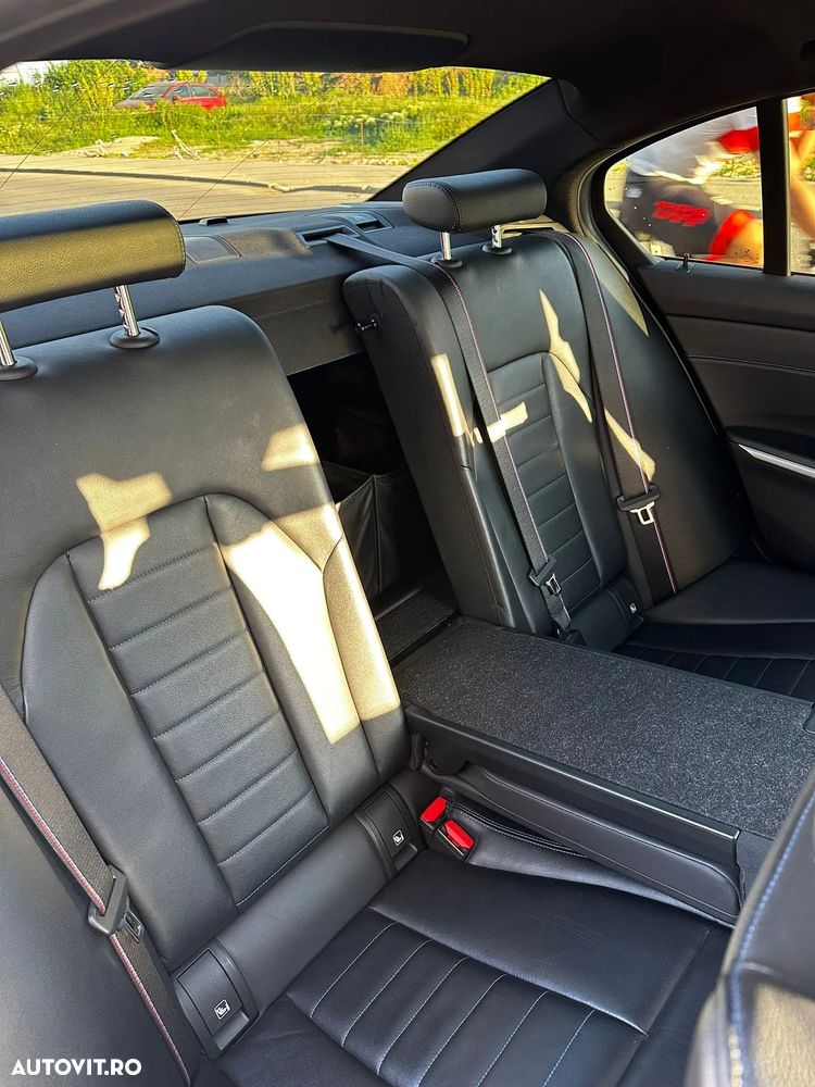 BMW Seria 3 320d xDrive AT - 12