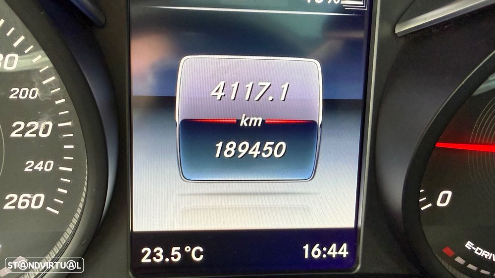 Mercedes-Benz C 300 h AMG Line - 24