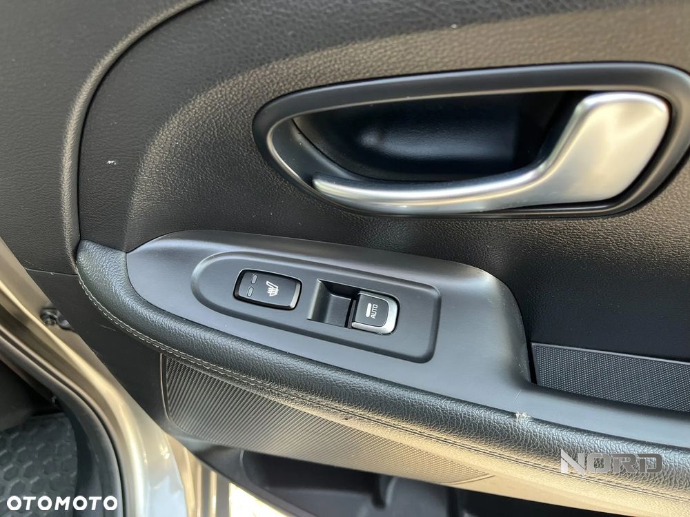 Kia Carens 1.6 GDI L - 15