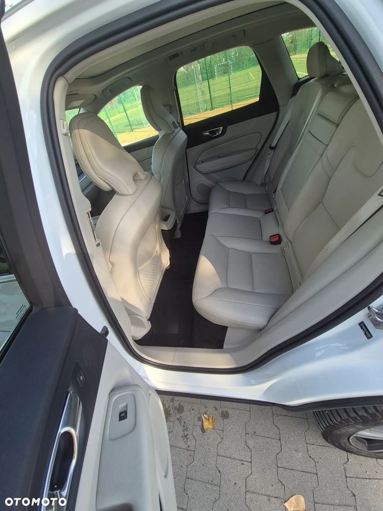 Volvo XC 60 T5 AWD Momentum - 9