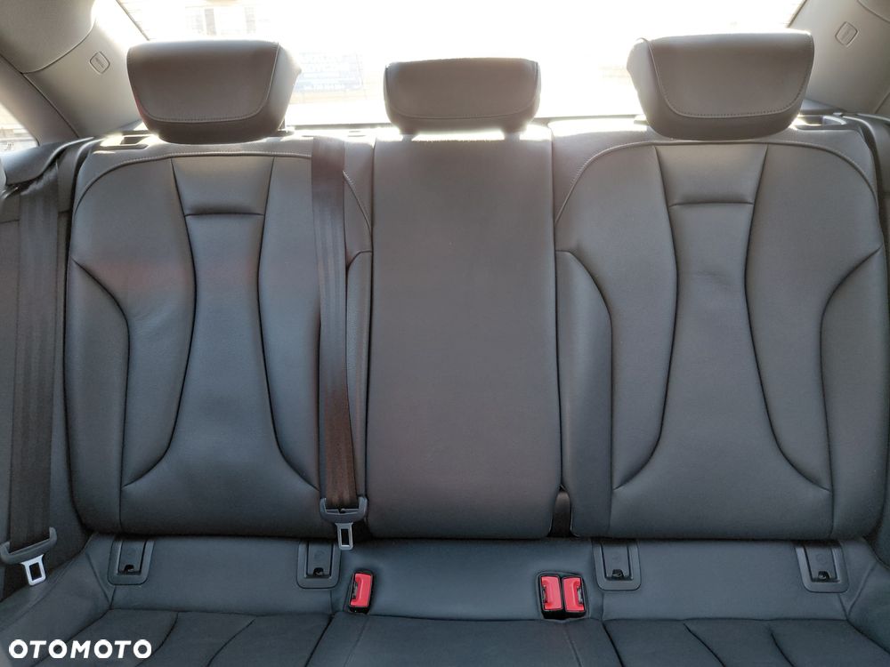 Audi A3 Limousine 35 TFSI S Line - 4