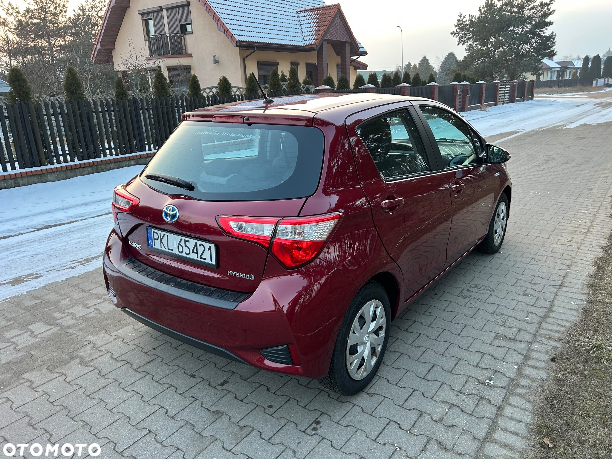 Toyota Yaris Hybrid 100 Premium - 3