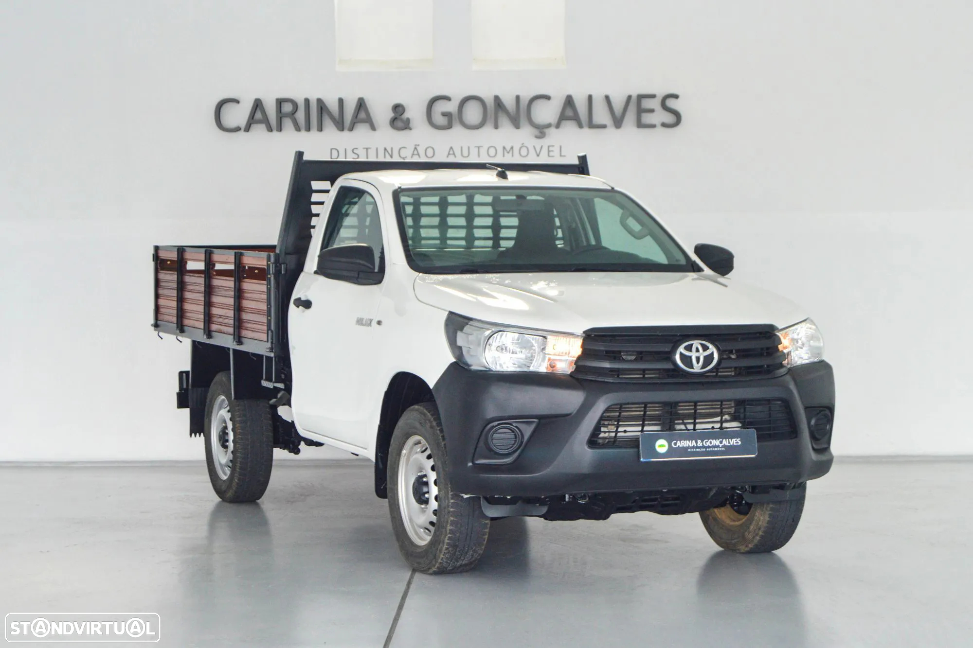 Toyota Hilux 2.4 D-4D 4X4 Cabine Simples 2L - 3