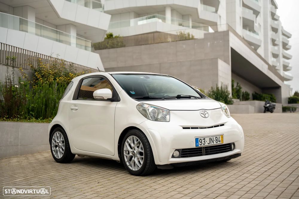 Toyota iQ - 2