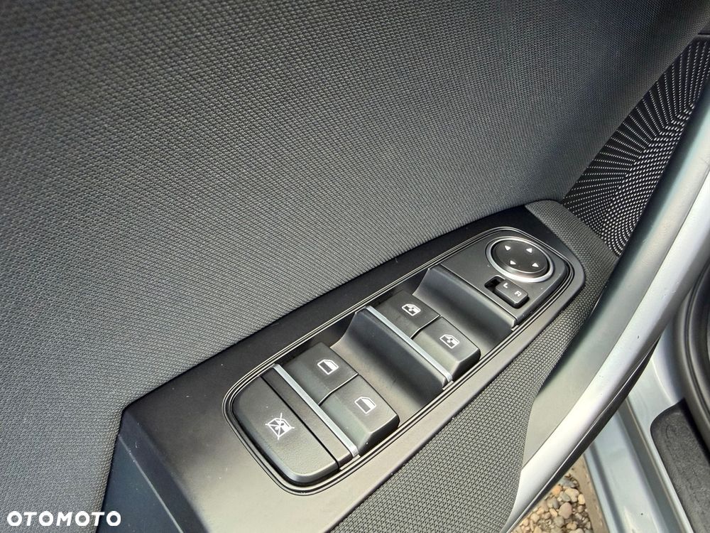 Kia Ceed 1.6 CRDi mHEV Business Line DCT - 27