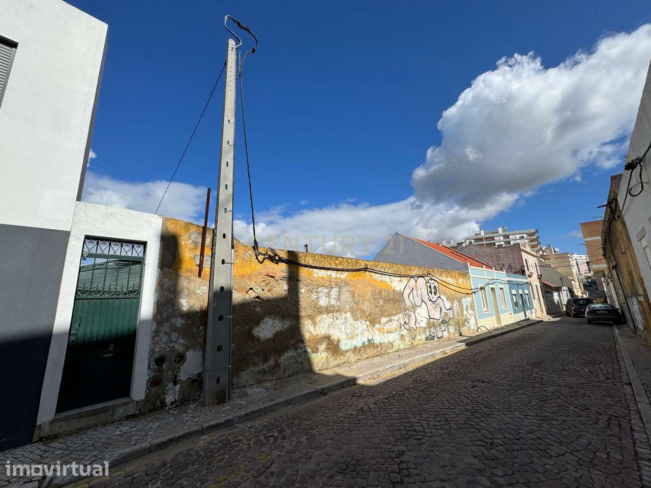 Terreno com ruínas apto para construção, com projeto aprovado pela C. - Grande imagem: 3/4