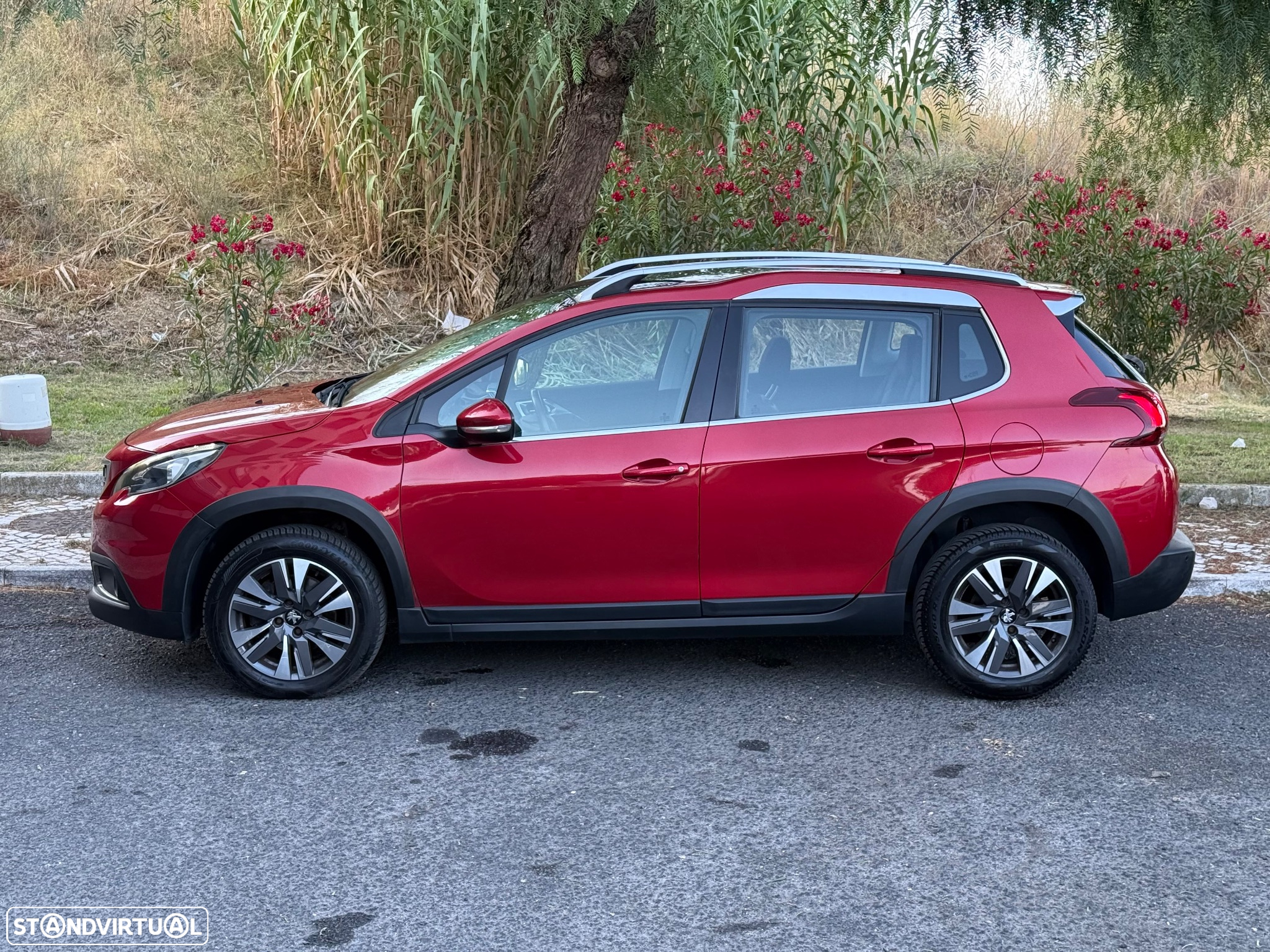 Peugeot 2008 1.6 BlueHDi Allure - 11
